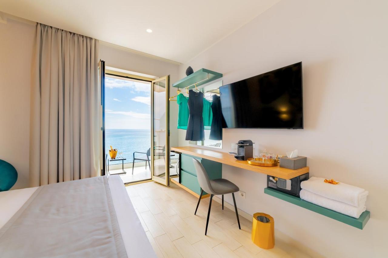 ジャルディーニ・ナクソス Naxos Marina Bay Bed & Breakfast エクステリア 写真