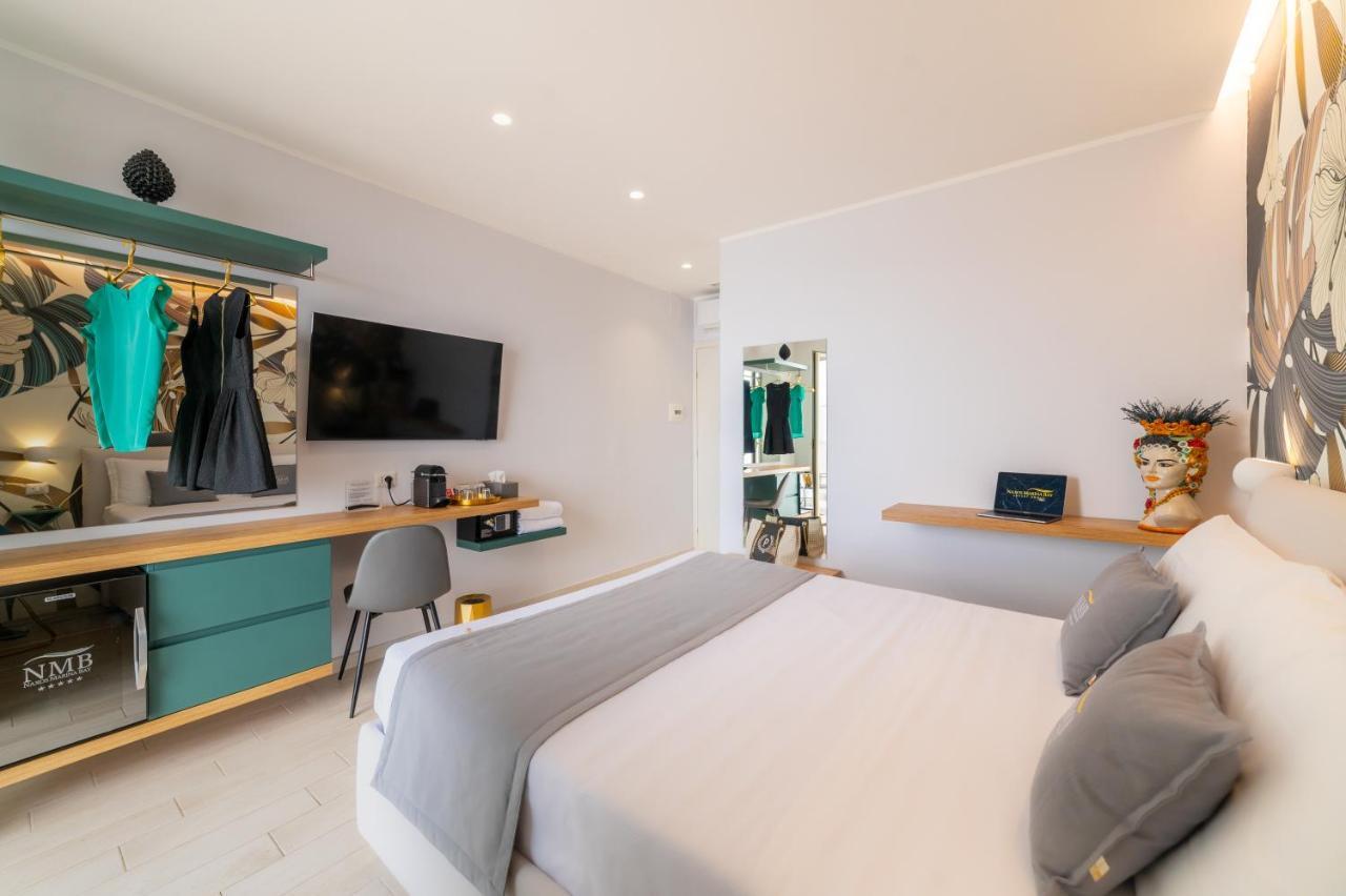 ジャルディーニ・ナクソス Naxos Marina Bay Bed & Breakfast エクステリア 写真