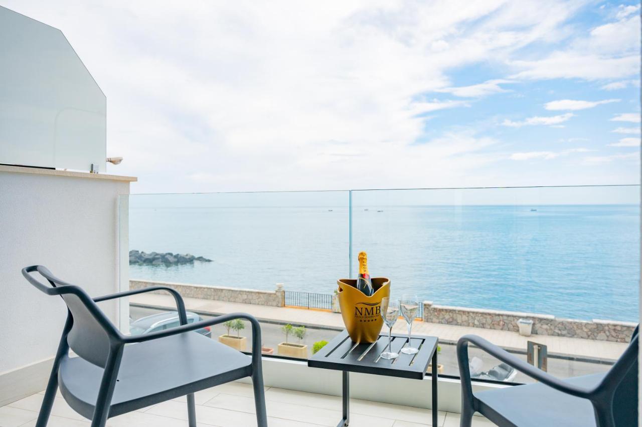 ジャルディーニ・ナクソス Naxos Marina Bay Bed & Breakfast エクステリア 写真
