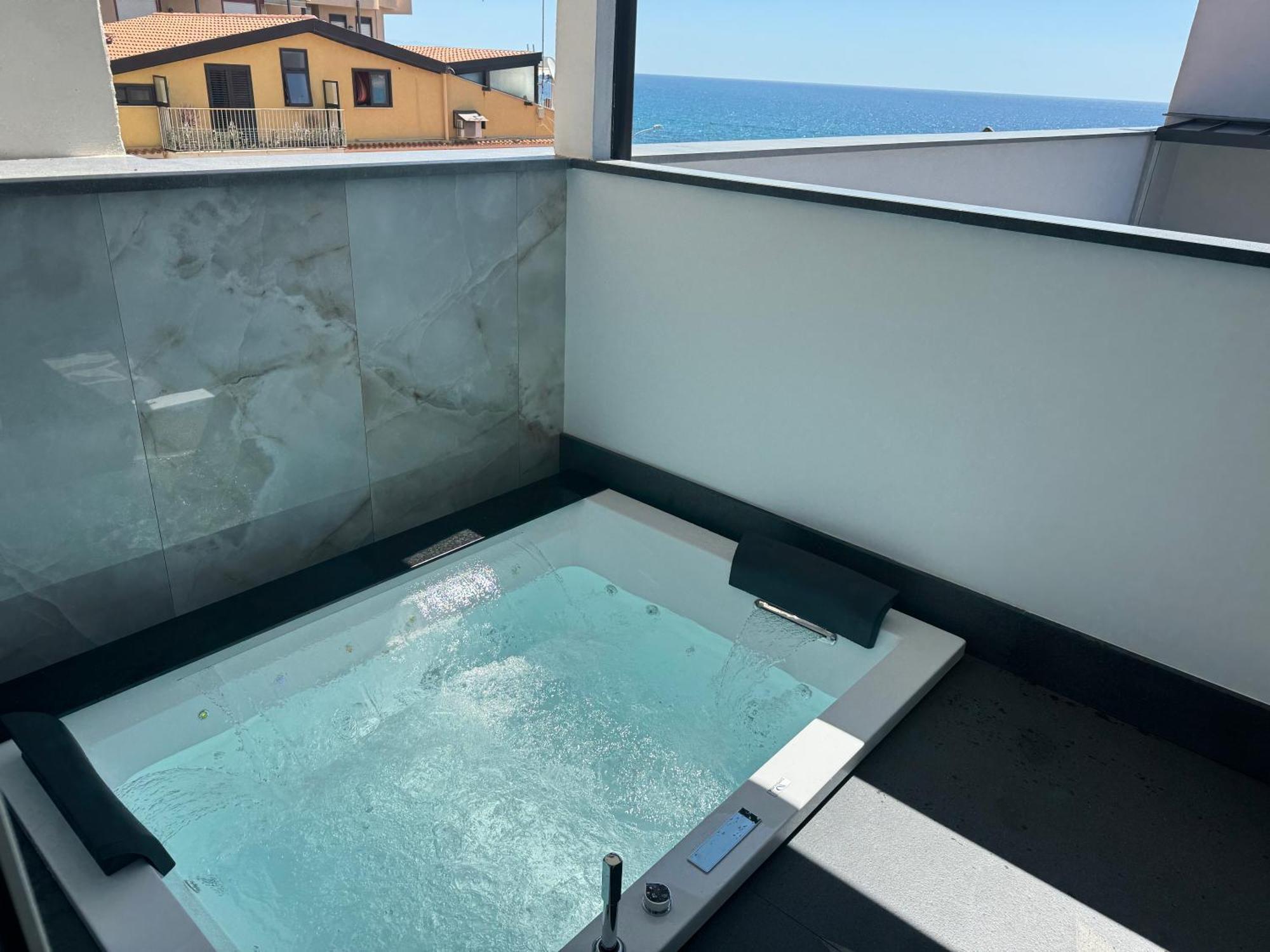 ジャルディーニ・ナクソス Naxos Marina Bay Bed & Breakfast エクステリア 写真